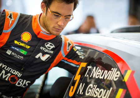 Lappi eerste leider in Wales. Neuville is tweede