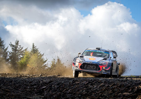 Past Hyundai teamorders toe om Neuville te helpen?