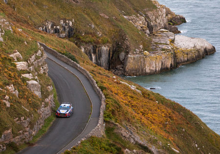 Ogier wint dramatische rally van Wales