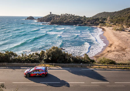 Rally Corsica: Tänak leidt in Corsica. Neuville is derde.