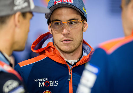 Rally Corsica: Thierry Neuville steekt hand uit naar zege op Corsica