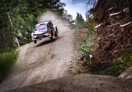 Grégoire Munster en BMA starten in WK rally van Finland