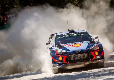 Tänak wint rally van Turkije. Neuvile behoudt WK leiding.