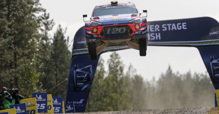 Ott Tänak wint de rally van Finland. Neuville eindigt als zesde.