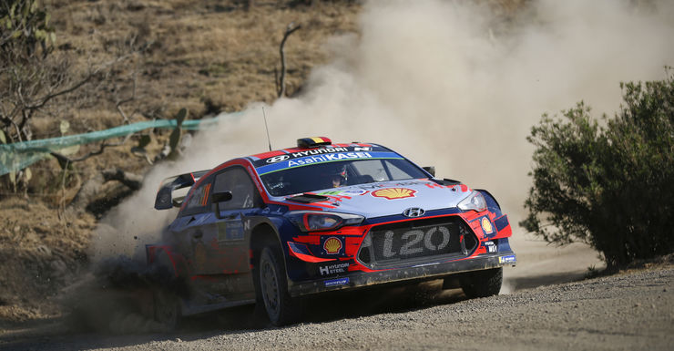 WK Rally Mexico: Ogier blijft aan de leiding. Neuville schuift op naar vierde plaats.