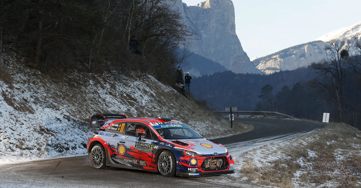 Monte Carlo: Ogier blijft aan de leiding