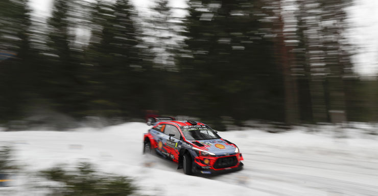 Rally van Zweden: Tanäk leidt in Zweden. Neuville strijdt voor podium.