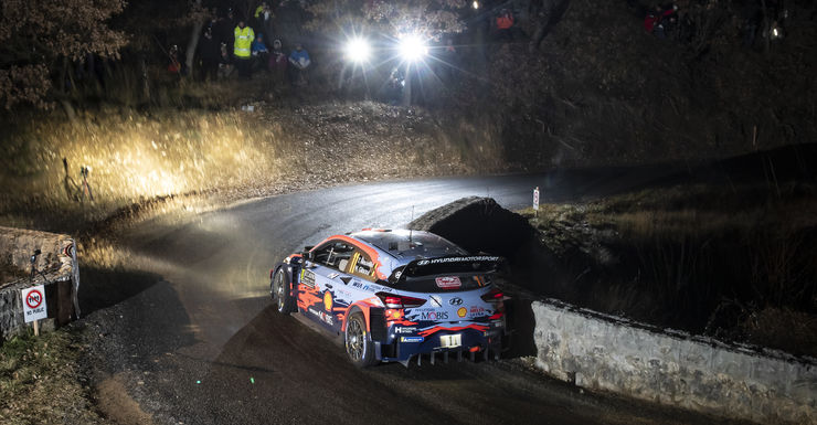 Thierry Neuville leidt in Monte Carlo