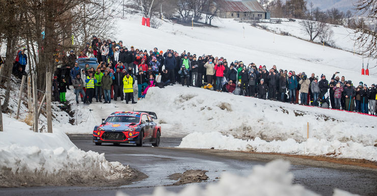 Elfyn Evans leidt spannende Monte Carlo