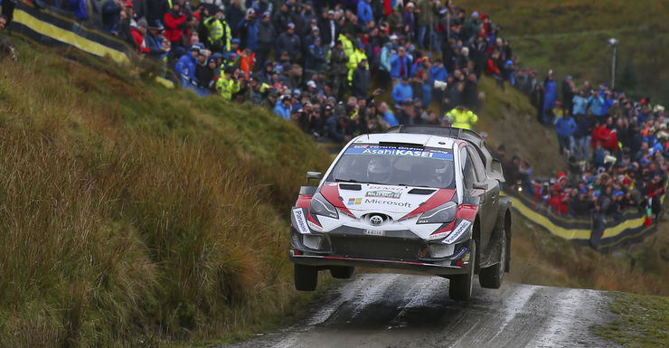 Latvala wint powerstage en pakt leiding in Wales